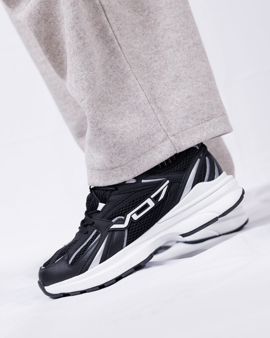 V 07 K SEVEN BLK SNEAKERS STREET BLANC 7