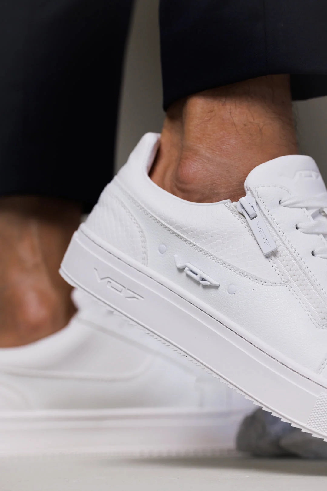 V 07 ROMA SNAKE WHITE SNEAKERS BLANC 9