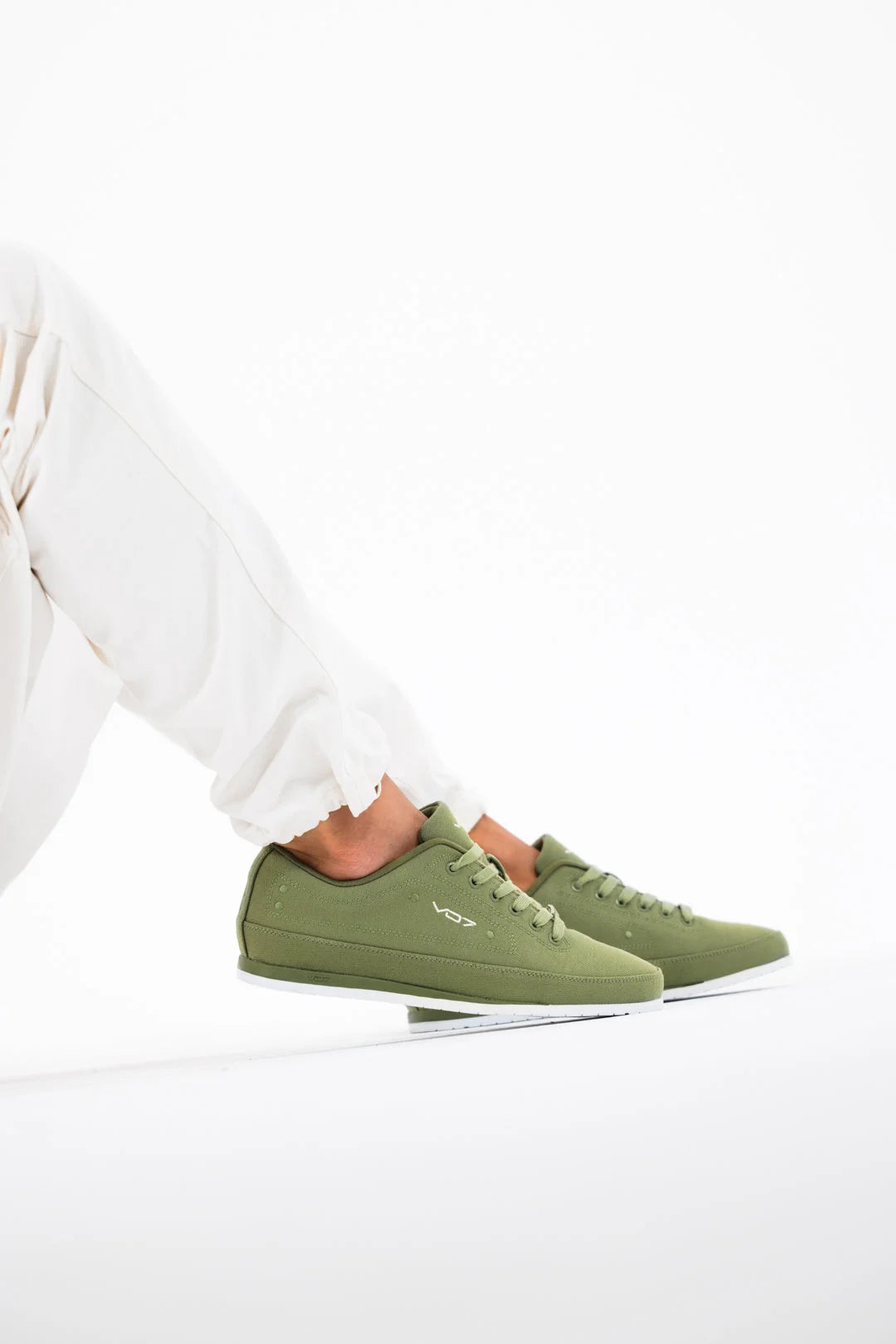 V 07 YACHT 10 KAKI SNEAKERS ELÉGANCE VERT 6