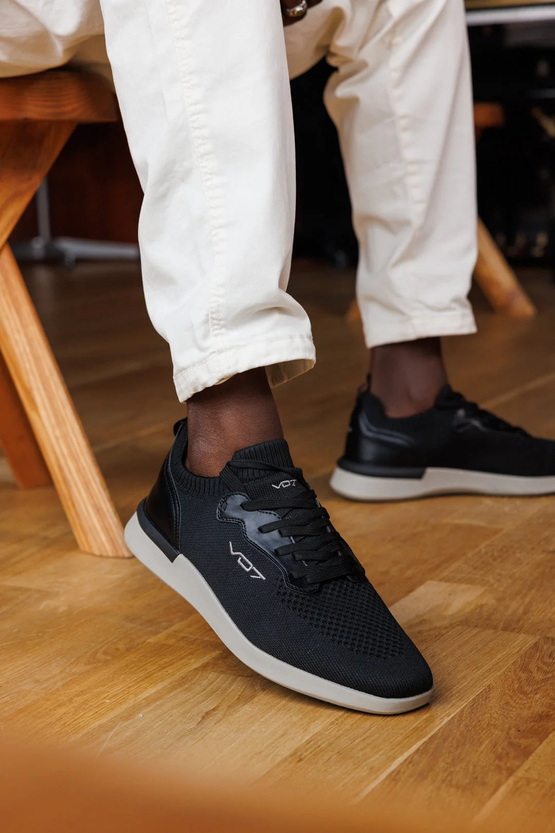 V 07 YACHT PELE BLACK SNEAKERS ELÉGANCE NOIR 2